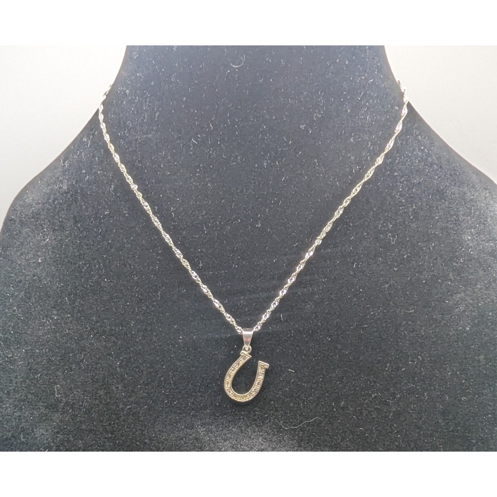 TH Silver Tone Rhinestone Horseshoe Pendant Necklace Womens 3.51g